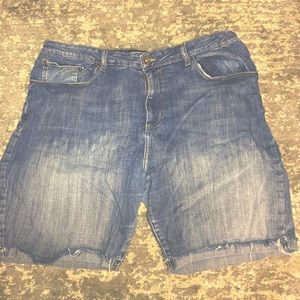 Dark washed jean shorts